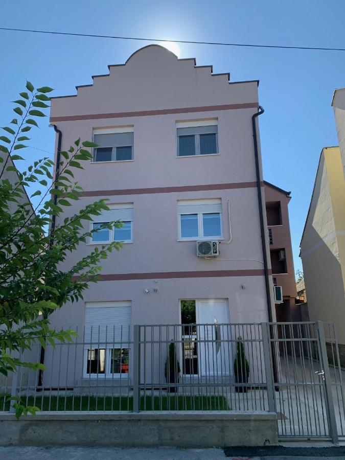 Apartman Sunny Σόμπορ Εξωτερικό φωτογραφία